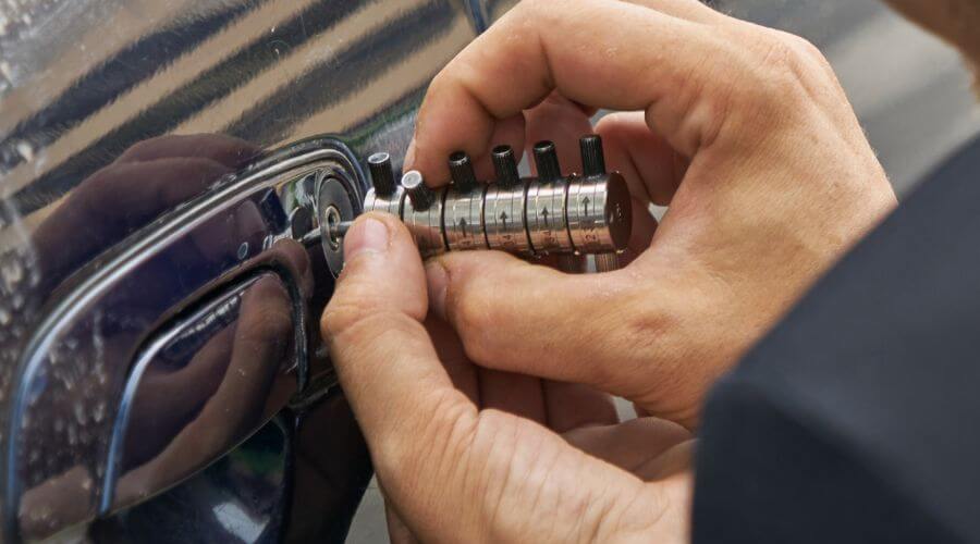 Expert Emergency Roof Repairs services in Clearwater, MN